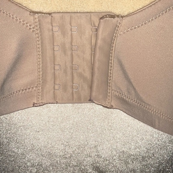 Womens Vanity Fair 44DD Nude Tan Underwire Full Coverage Bra - Picture 8 of 13